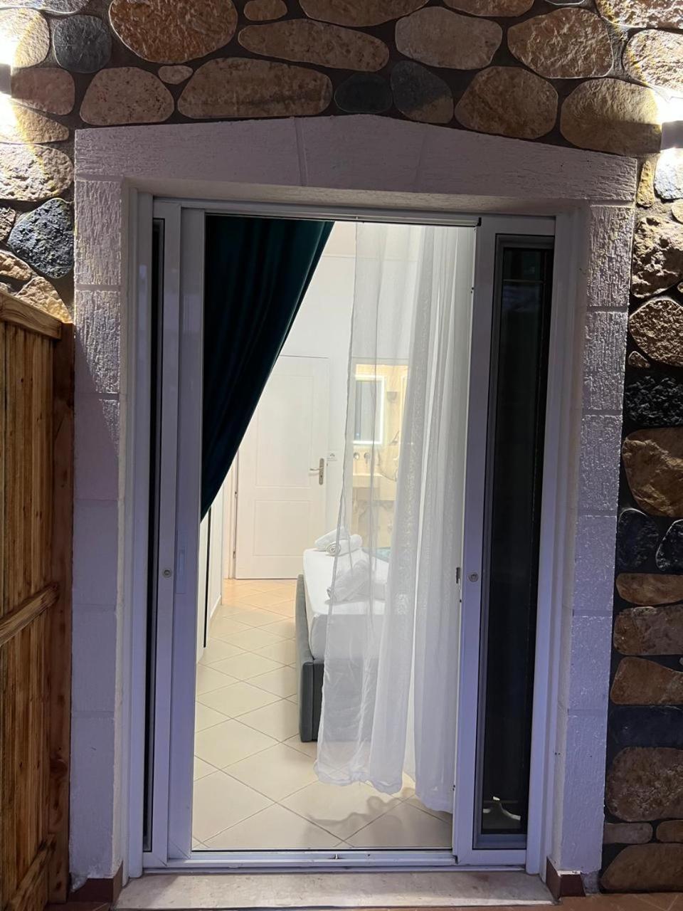 Vila Basho Sarandë エクステリア 写真