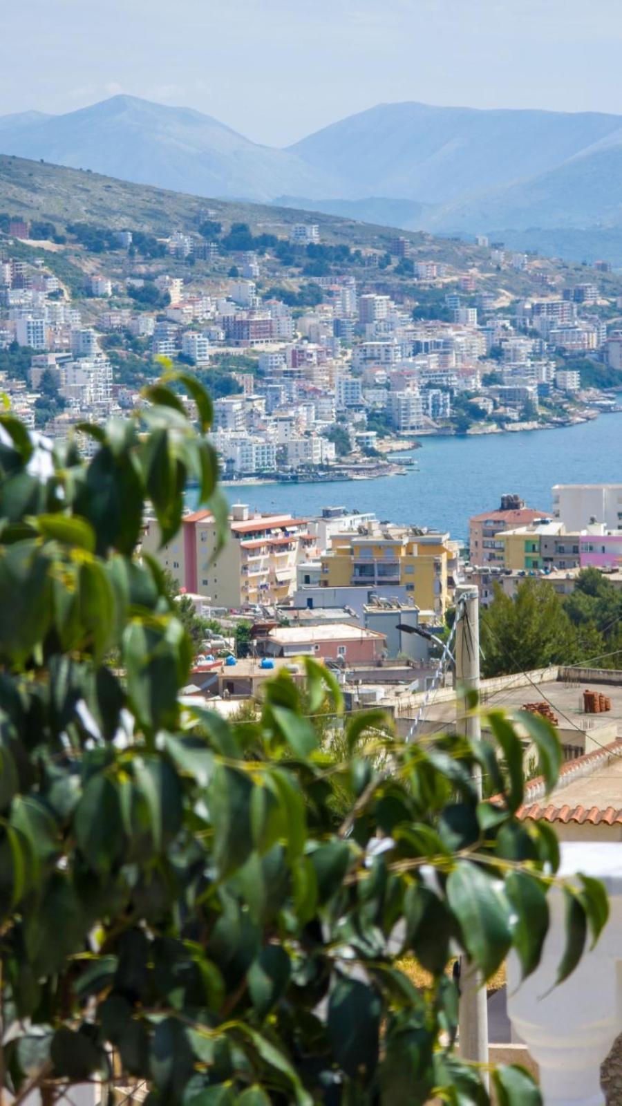 Vila Basho Sarandë エクステリア 写真