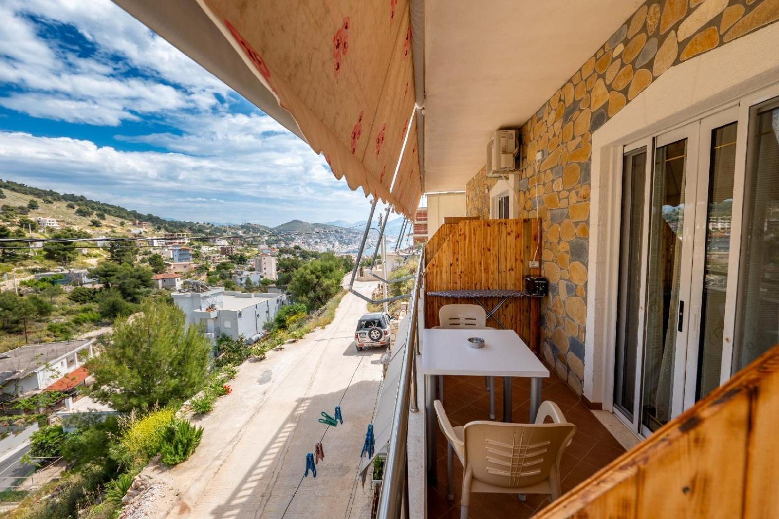 Vila Basho Sarandë エクステリア 写真